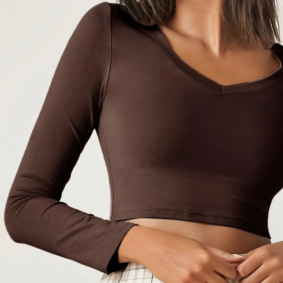 Brown V-Neck Crop Top - Picture 4 of 6